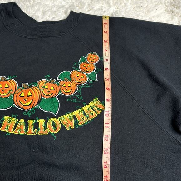 Happy Halloween Vintage Plus Size Black Comfy Pullover Crew Neck Runs Shorter - Picture 7 of 9